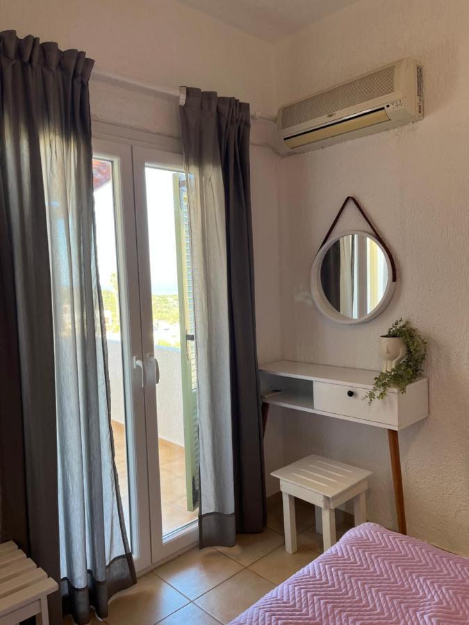 Pella In Istron Apartment Exterior photo